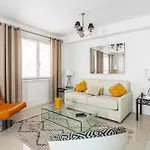 Cosy 2-Bedroom Apartment - Close To Martinez Hotel